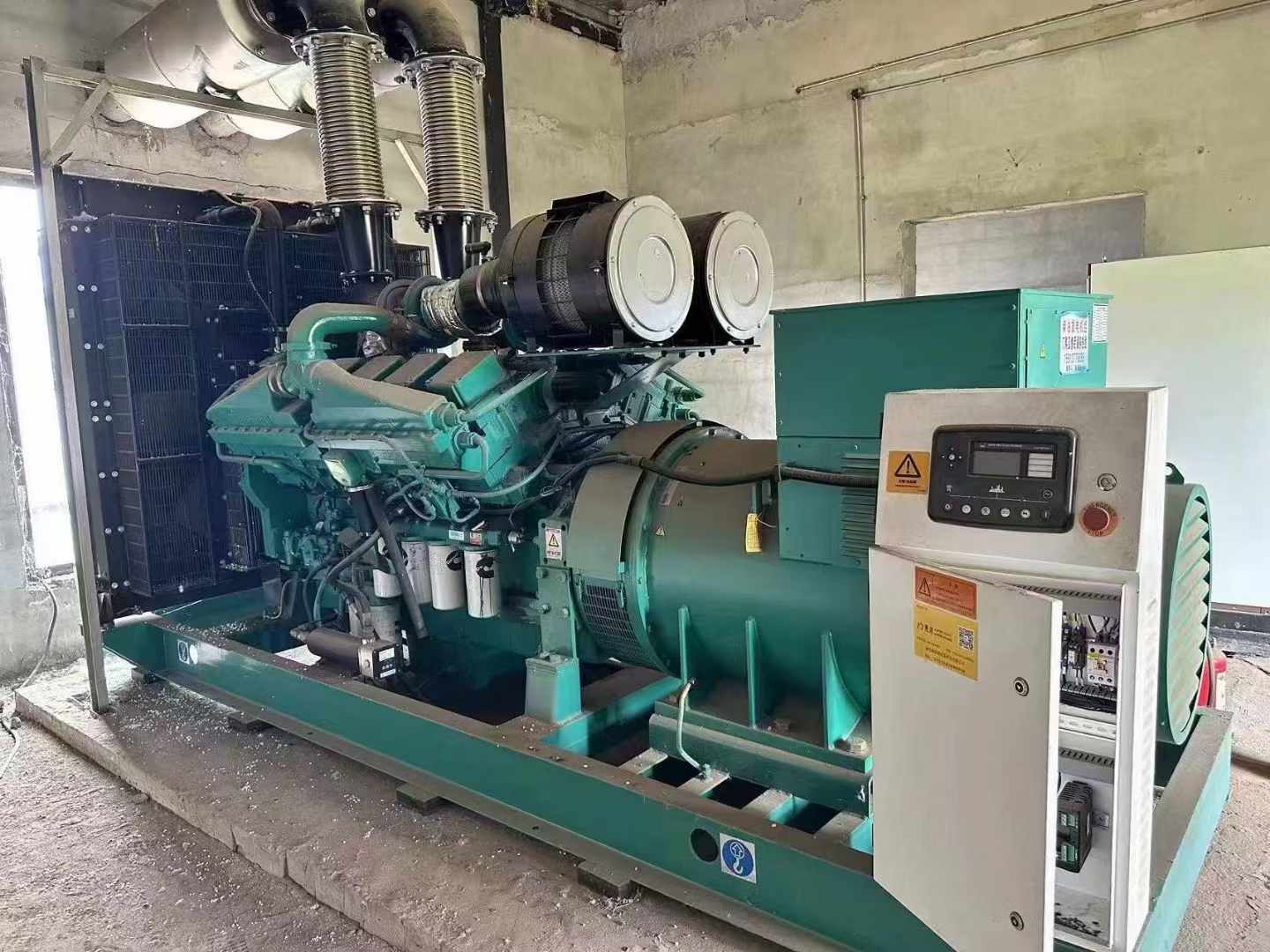 灵武无功补偿装置的性能评估需要考虑哪些因素？