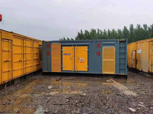 灵武柴油发电机如何判断干式空气滤清器是否需要更换？